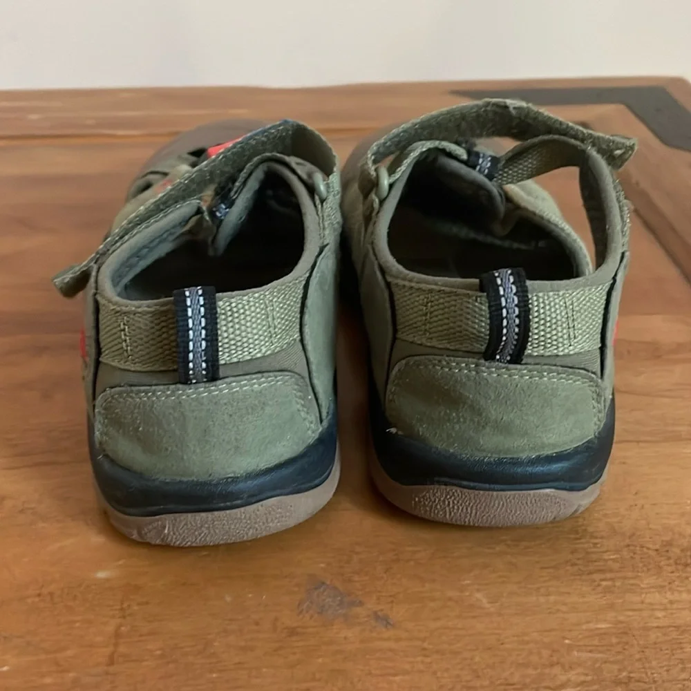 KEEN Water Sandals Size 3
